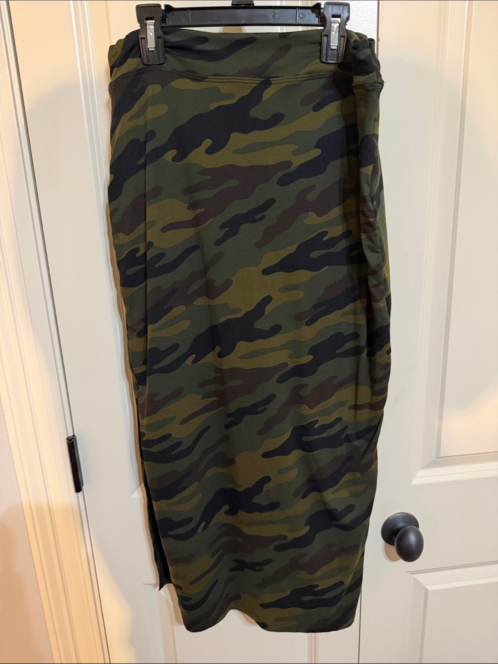 Evereve Army Camo Midi Skirt